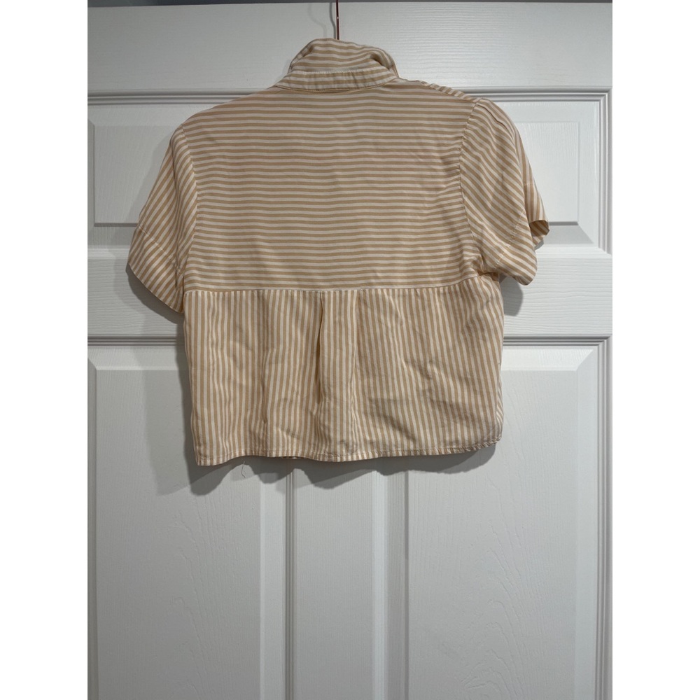 Button Down Cropped blouse - Picture 3 of 4